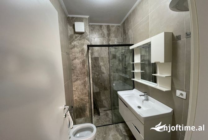 Shtepi me qera Apartament ne Tirane, 1+1, Mobilimi E mobiluar, Pagesa 600  Euro.
