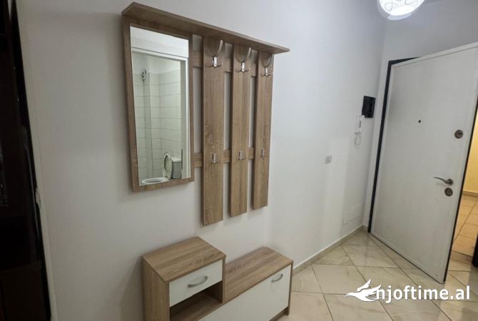 Shtepi me qera Apartament ne Tirane, 2+1, Mobilimi E mobiluar, Pagesa 650  Euro.