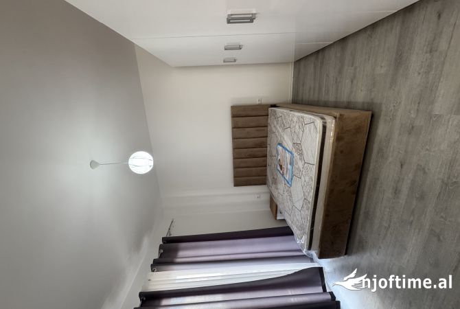 Shtepi me qera Apartament ne Tirane, 1+1, Mobilimi E mobiluar, Pagesa 35,000  Leke.