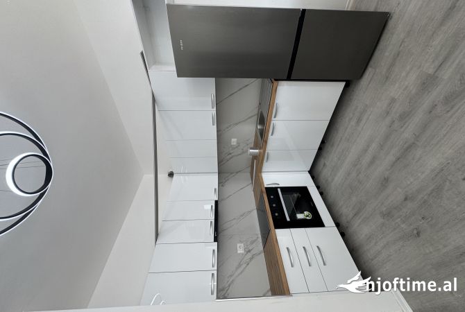 Shtepi me qera 1+1 ne Tirane - 35,000 Leke