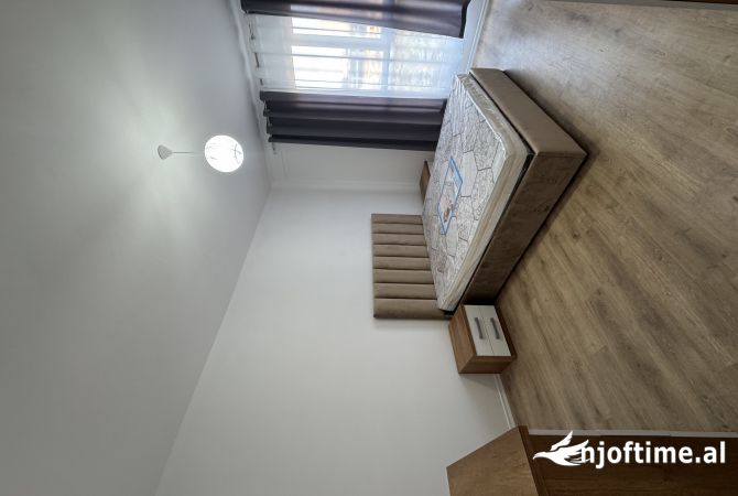 Shtepi me qera Apartament ne Tirane, 2+1, Mobilimi E mobiluar, Pagesa 500  Euro.