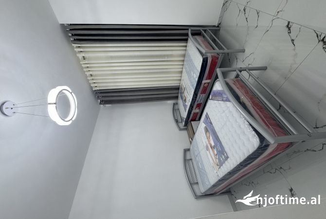 Shtepi me qera Apartament ne Tirane, 2+1, Mobilimi E mobiluar, Pagesa 500  Euro.