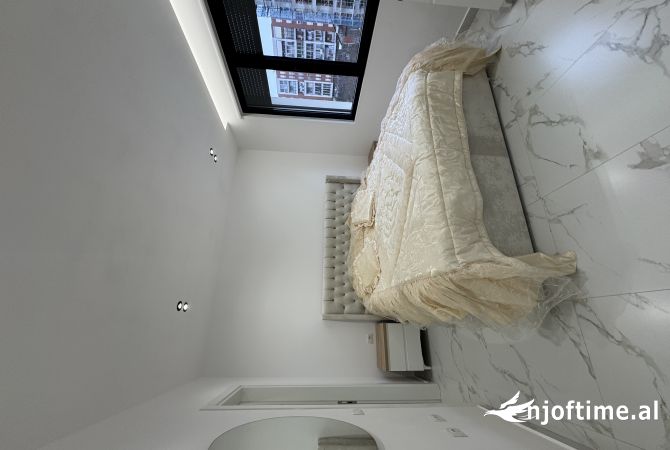 Shtepi me qera Apartament ne Tirane, 2+1, Mobilimi E mobiluar, Pagesa 800  Euro.