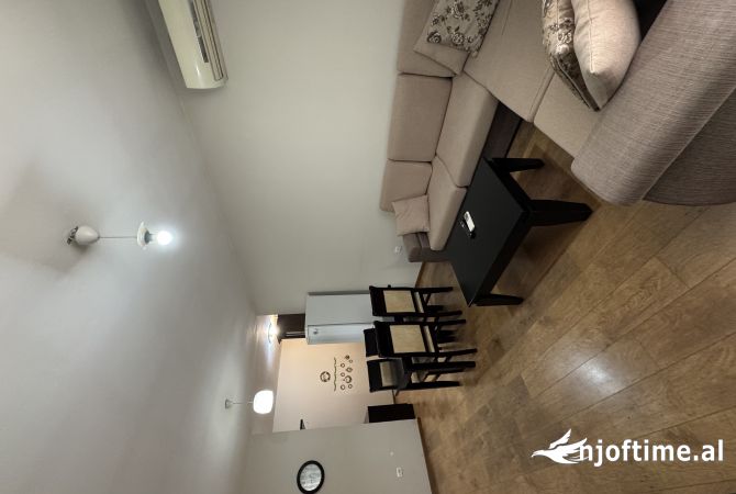 Shtepi me qera 2+1 ne Tirane - 450 Euro