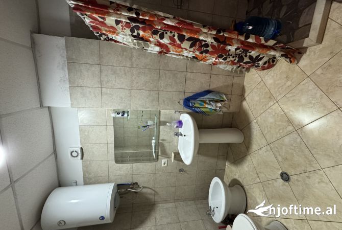 Shtepi me qera Apartament ne Tirane, 2+1, Mobilimi E mobiluar, Pagesa 450  Euro.