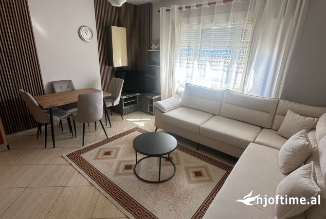 Shtepi me qera 2+1 ne Tirane - 450 Euro