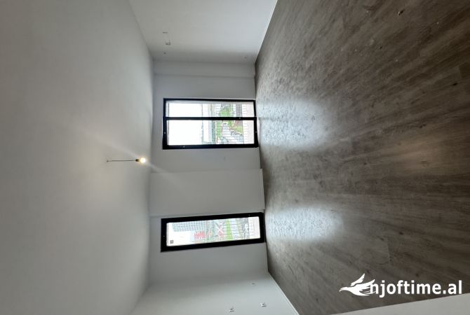 Shtepi me qera 2+1 ne Tirane - 2,300 Euro
