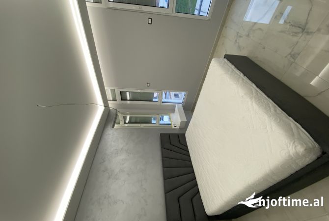Shtepi me qera Apartament ne Tirane, 2+1, Mobilimi E mobiluar, Pagesa 700  Euro.