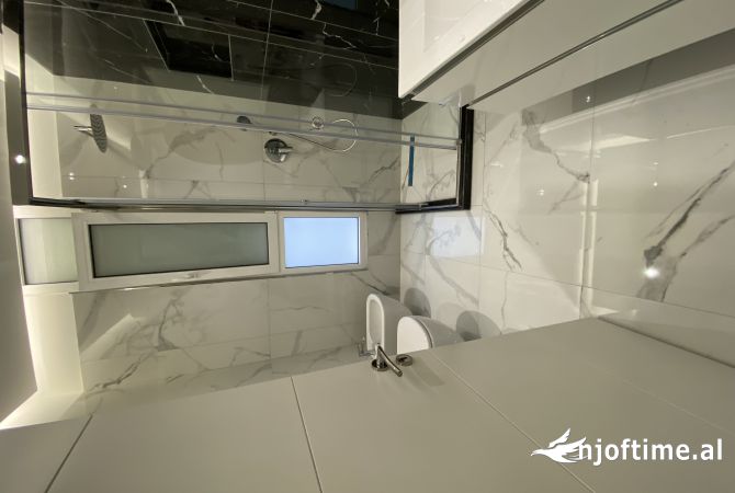 Shtepi me qera Apartament ne Tirane, 2+1, Mobilimi E mobiluar, Pagesa 700  Euro.