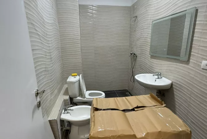 Shtepi me qera Apartament ne Tirane, 2+1, Mobilimi E mobiluar, Pagesa 500  Euro.