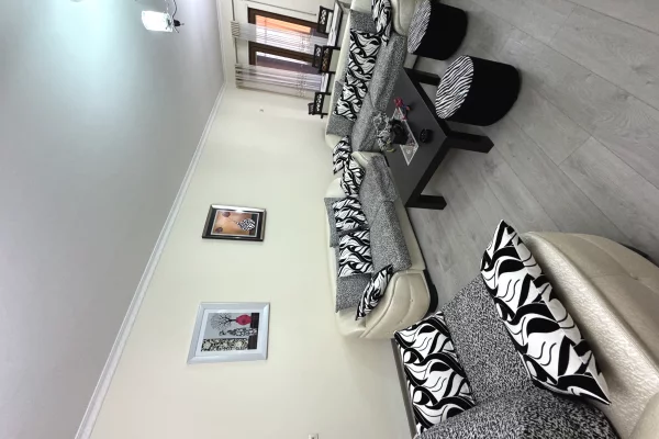 Shtepi me qera 2+1 ne Tirane - 450 Euro