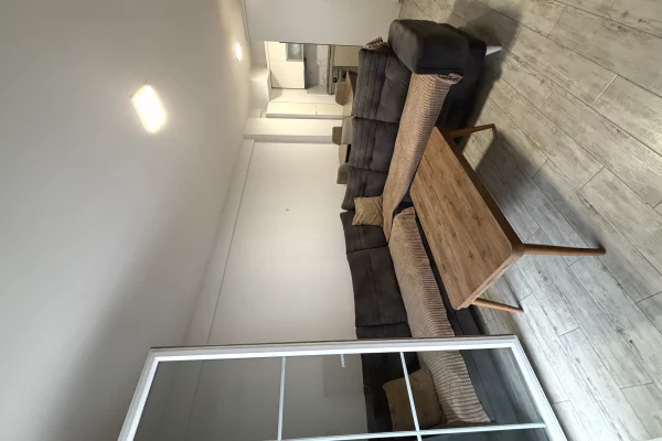 Apartament per Qira 1+1 tek 5 Maji cmimi 50000 Leke 