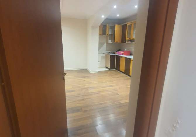 Shtepi ne shitje Apartament ne Tirane, 2+1, Mobilimi Bosh, pa mobiluar, Pagesa 113,000  Euro.