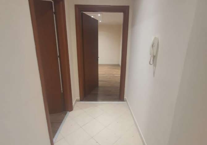 Shtepi ne shitje Apartament ne Tirane, 2+1, Mobilimi Bosh, pa mobiluar, Pagesa 113,000  Euro.