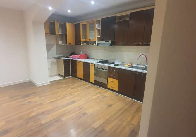 Shtepi ne shitje Apartament ne Tirane, 2+1, Mobilimi Bosh, pa mobiluar, Pagesa 113,000  Euro.