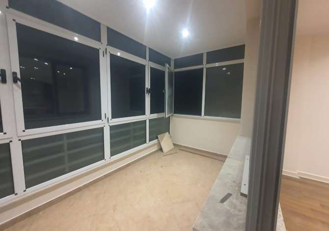 Shtepi ne shitje Apartament ne Tirane, 2+1, Mobilimi Bosh, pa mobiluar, Pagesa 113,000  Euro.