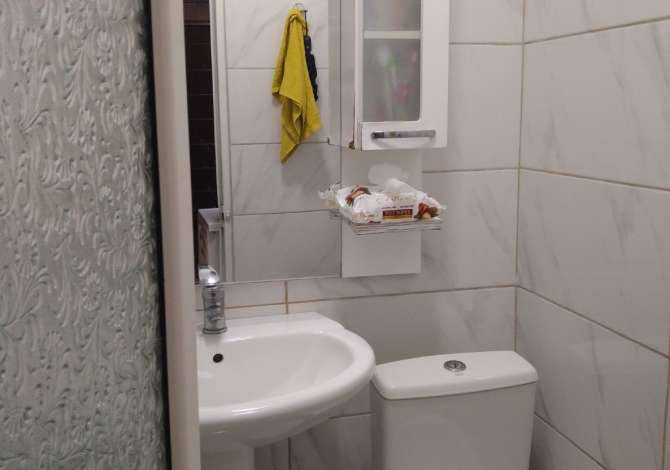 Shtepi ne shitje Shtepi Private ne Tirane, Garsoniere, Mobilimi E mobiluar, Pagesa 45,000  Euro.