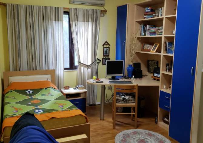 Shtepi ne shitje Apartament ne Tirane, 3+1, Mobilimi E mobiluar, Pagesa 220,000  Euro.