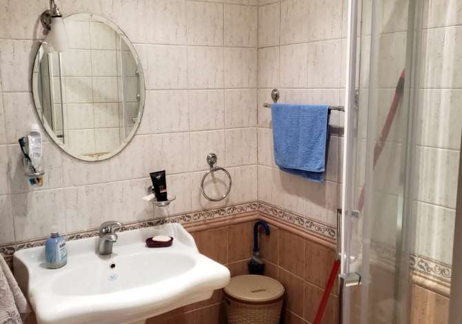 Shtepi ne shitje Apartament ne Tirane, 3+1, Mobilimi E mobiluar, Pagesa 220,000  Euro.