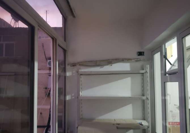 Shtepi ne shitje Apartament ne Tirane, 1+1, Mobilimi E mobiluar, Pagesa 72,000  Euro.