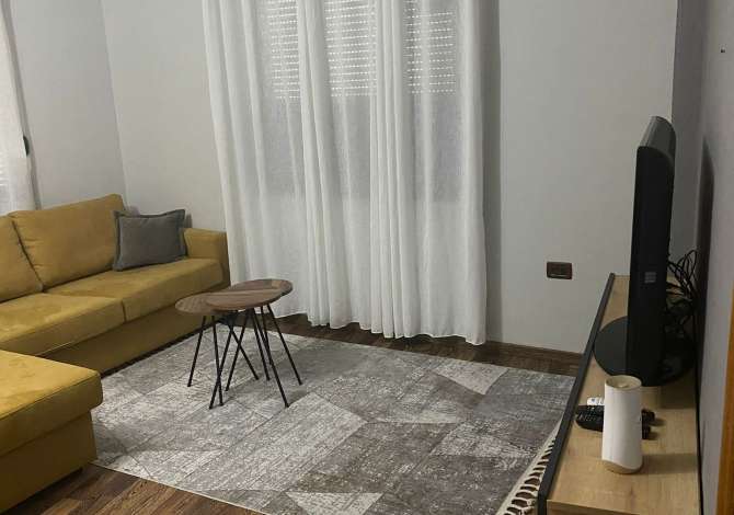 Shtepi me qera Apartament ne Tirane, 1+1, Mobilimi E mobiluar, Pagesa 400  Euro.