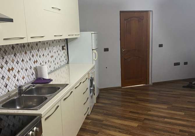 Shtepi me qera Apartament ne Tirane, 1+1, Mobilimi E mobiluar, Pagesa 400  Euro.