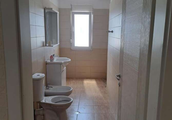 Shtepi me qera Apartament ne Tirane, 2+1, Mobilimi E mobiluar, Pagesa 400  Euro.