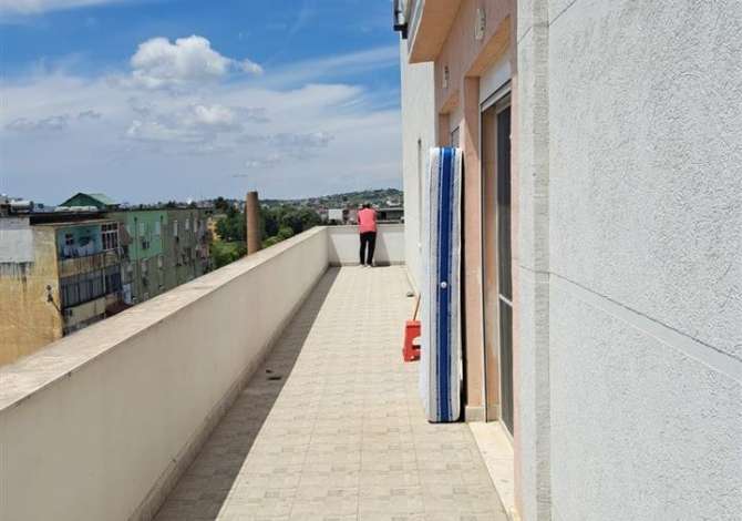 Shtepi me qera Apartament ne Tirane, 2+1, Mobilimi E mobiluar, Pagesa 400  Euro.