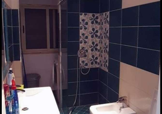 Shtepi ne shitje Apartament ne Tirane, 1+1, Mobilimi E mobiluar, Pagesa 78,000  Euro.