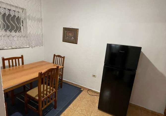 Shtepi me qera Apartament ne Tirane, 2+1, Mobilimi E mobiluar, Pagesa 500  Euro.
