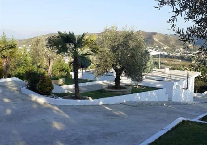 Shitet shtepi + truall me cmim okazion ne Peze Helmes , ne koder 