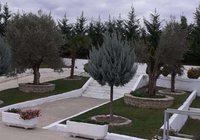 Shitet shtepi + truall me cmim okazion ne Peze Helmes , ne koder 