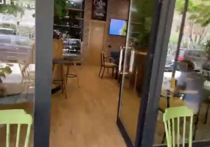 Shitet ambjent bar-kafe perball Juridikut 