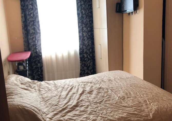 Shtepi ne shitje Apartament ne Tirane, 1+1, Mobilimi E mobiluar, Pagesa 90,000  Euro.