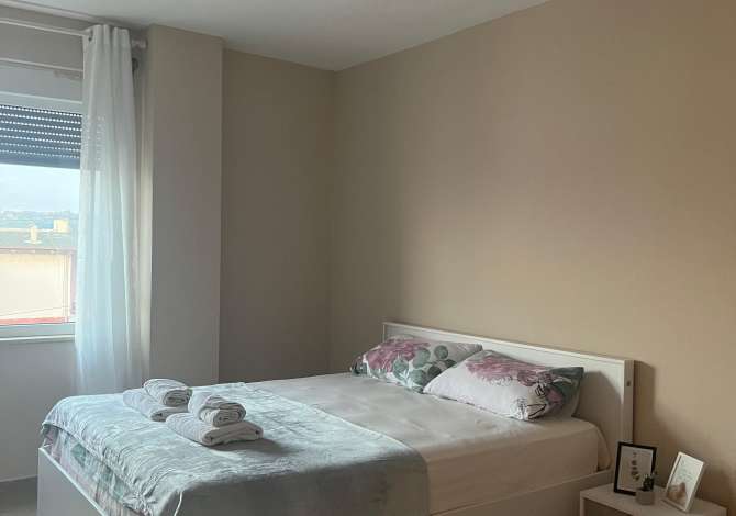 Shtepi me qera Apartament ne Tirane, 2+1, Mobilimi E mobiluar, Pagesa 600  Euro.