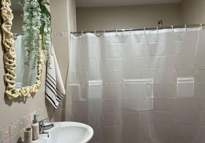 Shtepi me qera Apartament ne Tirane, 2+1, Mobilimi E mobiluar, Pagesa 600  Euro.