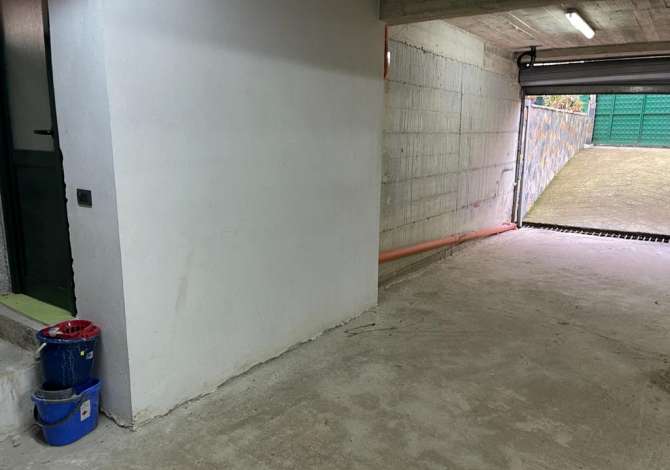 Jepet ambjent biznesi me qera tek Vilat Gjermane , hotel Deja (magazine, depo , punishte etj) 