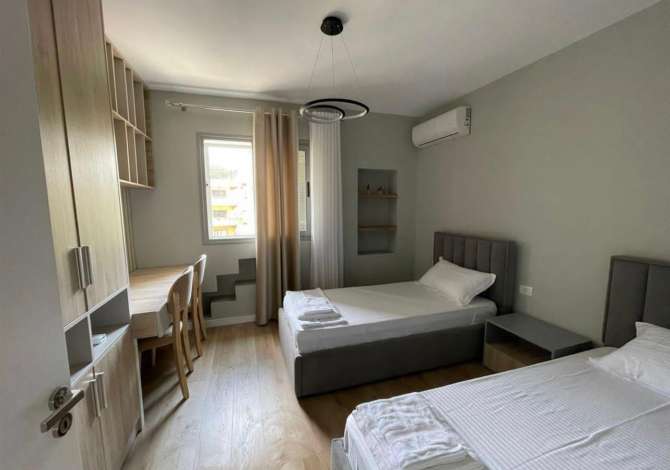 Shtepi ne shitje Apartament ne Tirane, 2+1, Mobilimi E mobiluar, Pagesa 130,000  Euro.