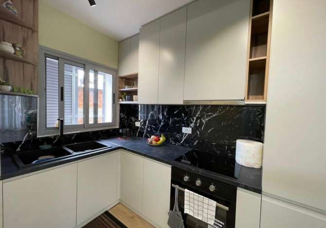 Shtepi ne shitje Apartament ne Tirane, 2+1, Mobilimi E mobiluar, Pagesa 130,000  Euro.