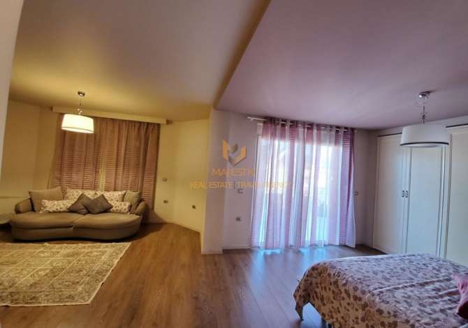 Shtepi ne shitje Vila Luksoze ne Tirane, 5+1, Mobilimi Pjeserisht e mobiluar, Pagesa 1,100,000  Euro.