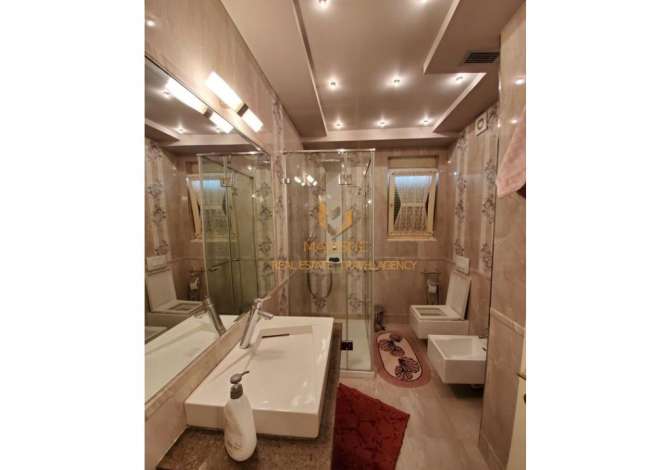 Shtepi ne shitje Vila Luksoze ne Tirane, 5+1, Mobilimi Pjeserisht e mobiluar, Pagesa 1,100,000  Euro.