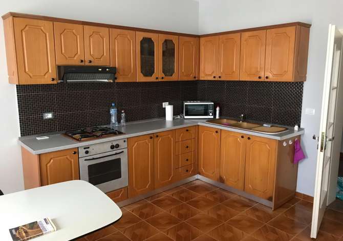 Shtepi me qera Shtepi Private ne Tirane, 1+1, Mobilimi E mobiluar, Pagesa 350  Euro.