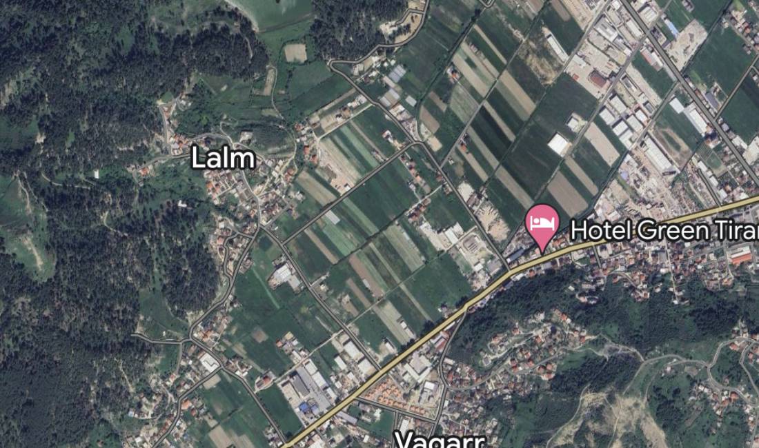 Shitet toke 400 m2 ne Vaqarr tek rruga e Prushit 