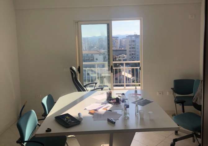 Ambient biznesi me qera 3+1 ne Tirane - 600 Euro
