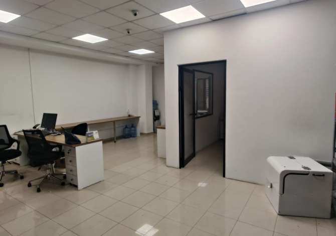 Ambient biznesi me qera 1+1 ne Tirane - 80,000 Leke
