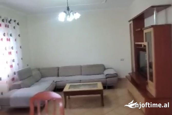 Shtepi me qera 2+1 ne Tirane - 40,000 Leke