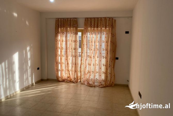 Shtepi me qera 1+1 ne Tirane - 250 Euro