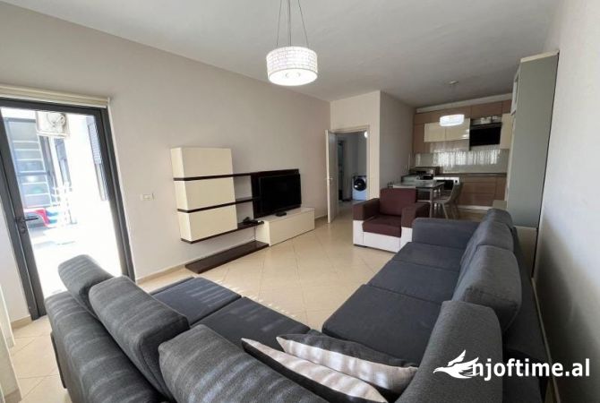 Shtepi me qera 2+1 ne Tirane - 55,000 Leke
