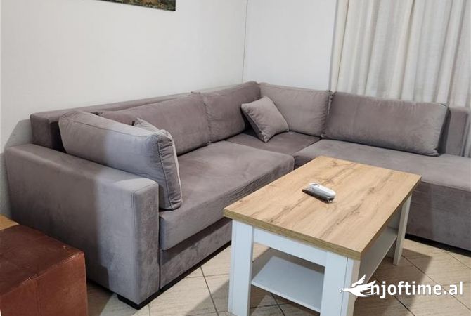 Shtepi me qera 2+1 ne Tirane - 450 Euro