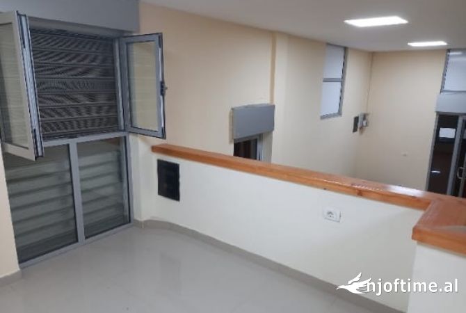 Ambient biznesi me qera 1+1 ne Tirane - 70,000 Leke